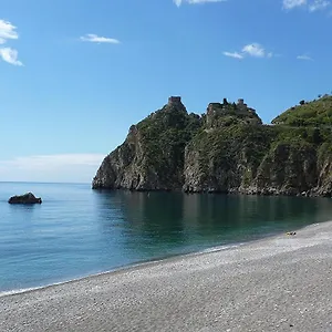 Albatros Fronte Spiaggia SantʼAlessio Siculo