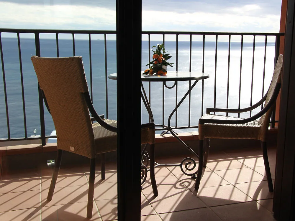 Capo Dei Greci Taormina Coast Hotel & Spa Sant'Alessio Siculo 4*,